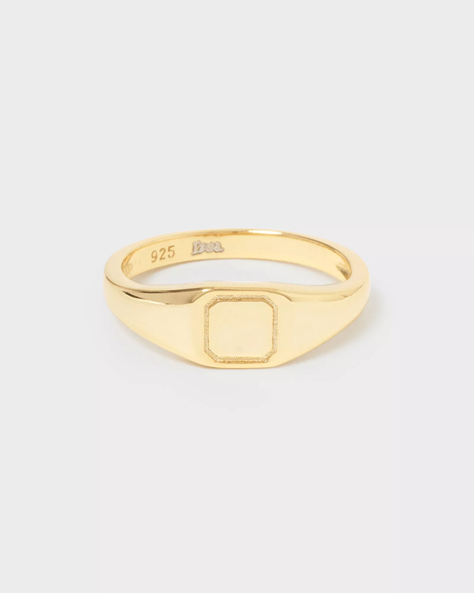 Izoa Lily Ring Gold