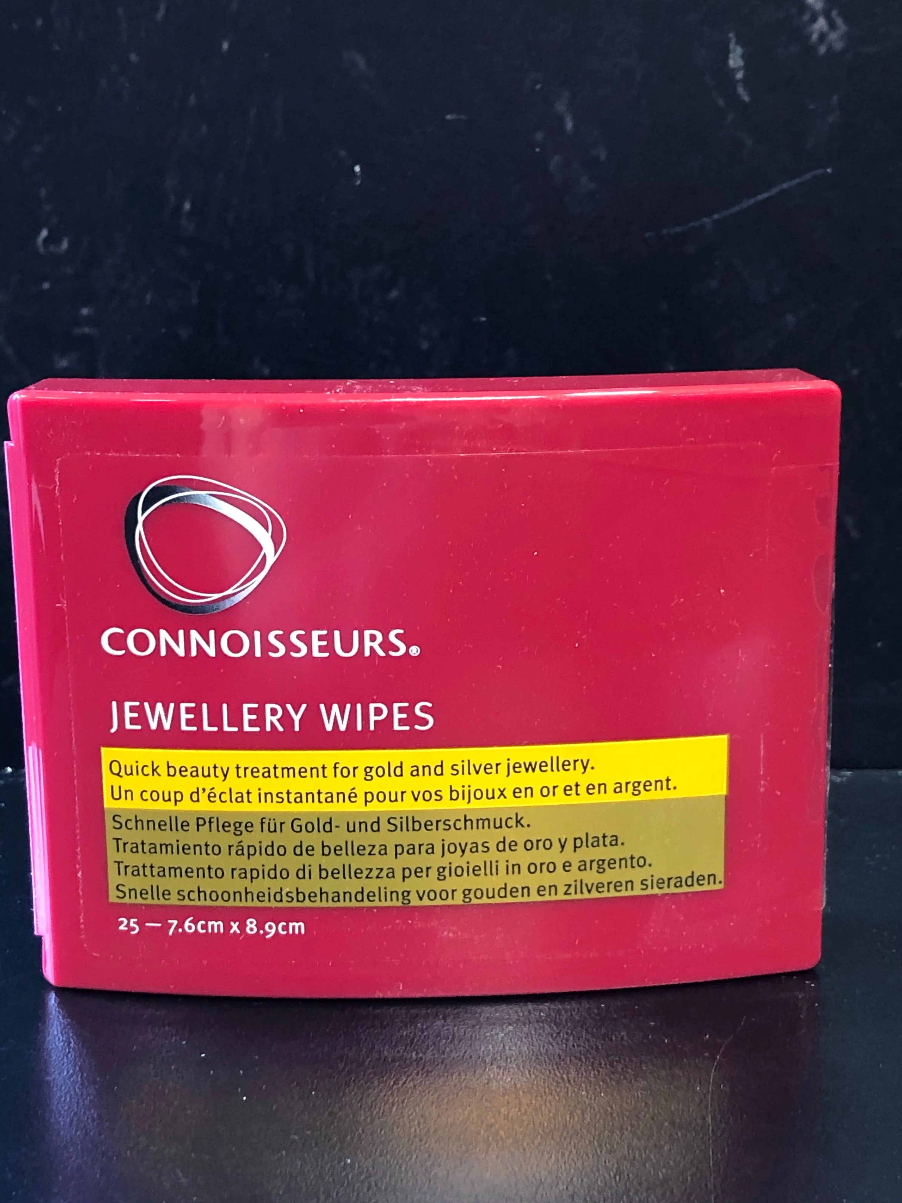 Jewelry wipes