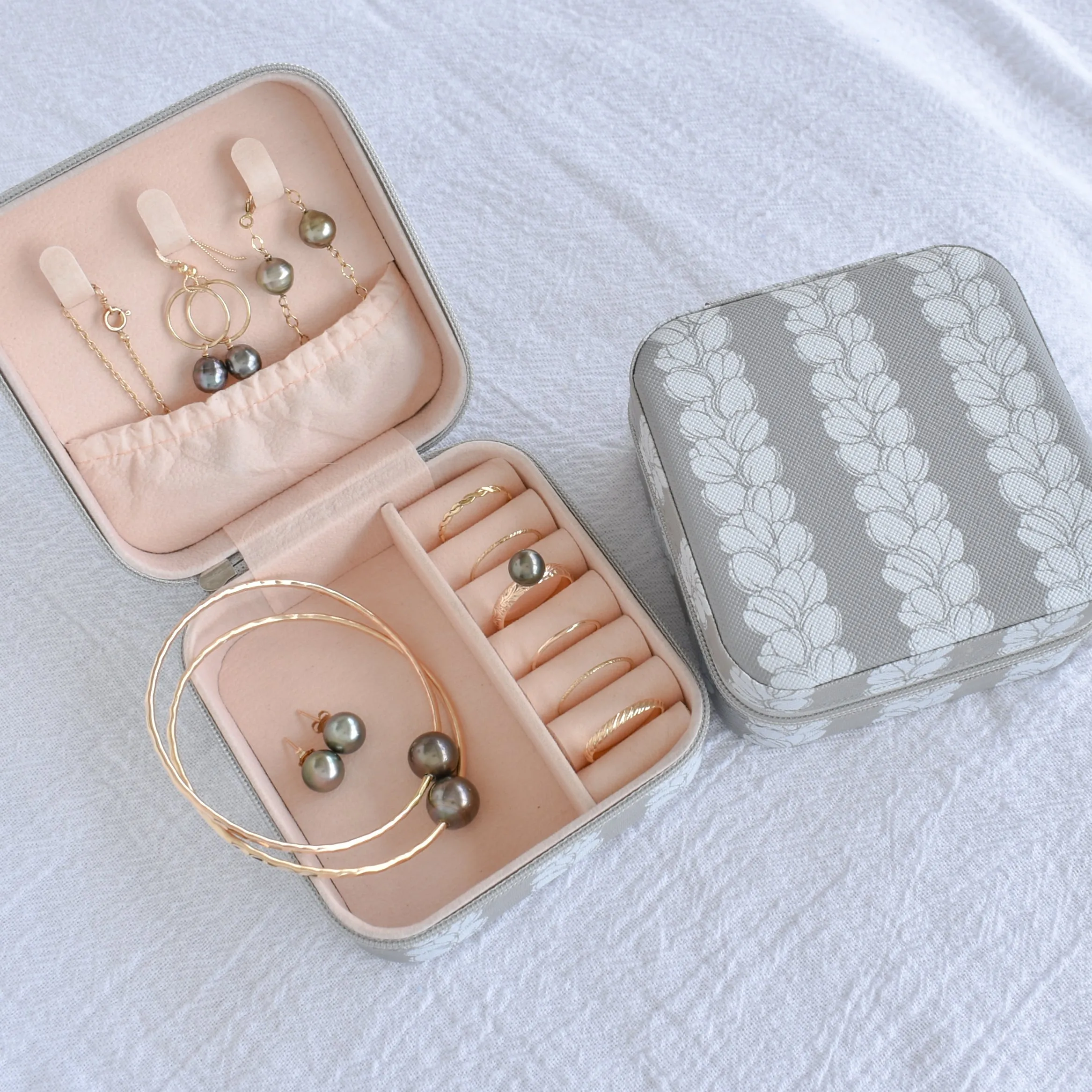 Pikake Jewelry Case