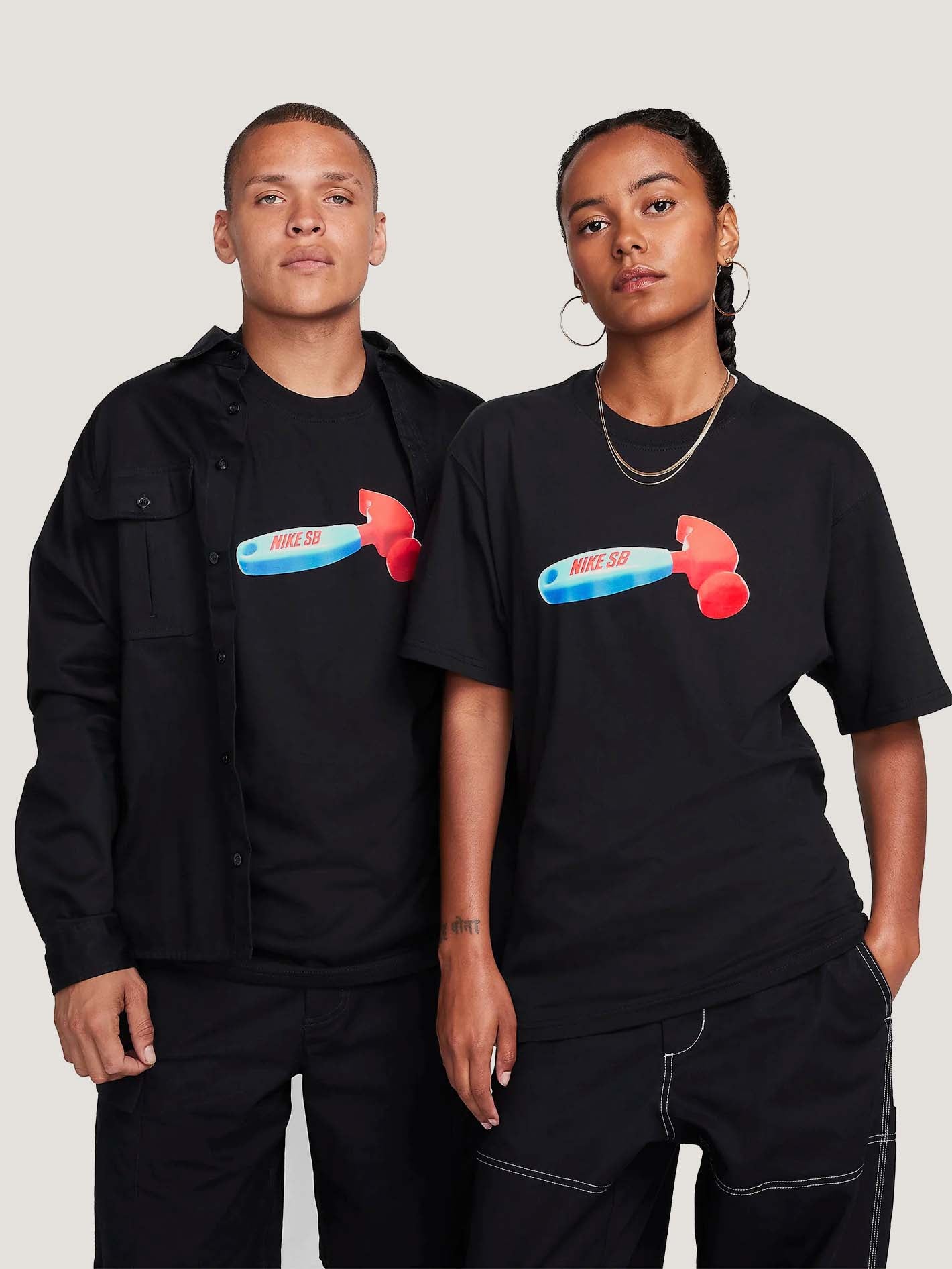 POLO M/C NIKE SB  U NK SB TEE TOYHAMMER