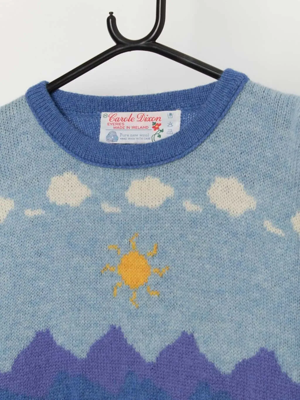 Vintage Carole Dixon wool jumper with castle scene, made in Ireland – Medium