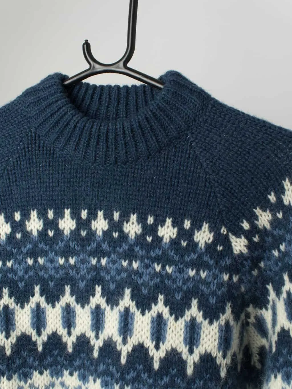 Vintage Runox Scandinavian wool jumper, chunky knit jumper in blue and cream – Medium