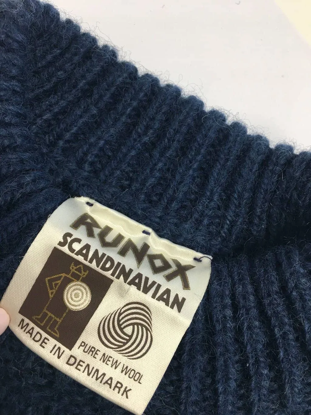 Vintage Runox Scandinavian wool jumper, chunky knit jumper in blue and cream – Medium